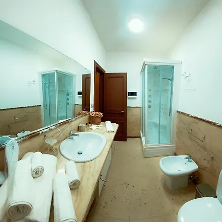 Allure Palace Panzió 4*